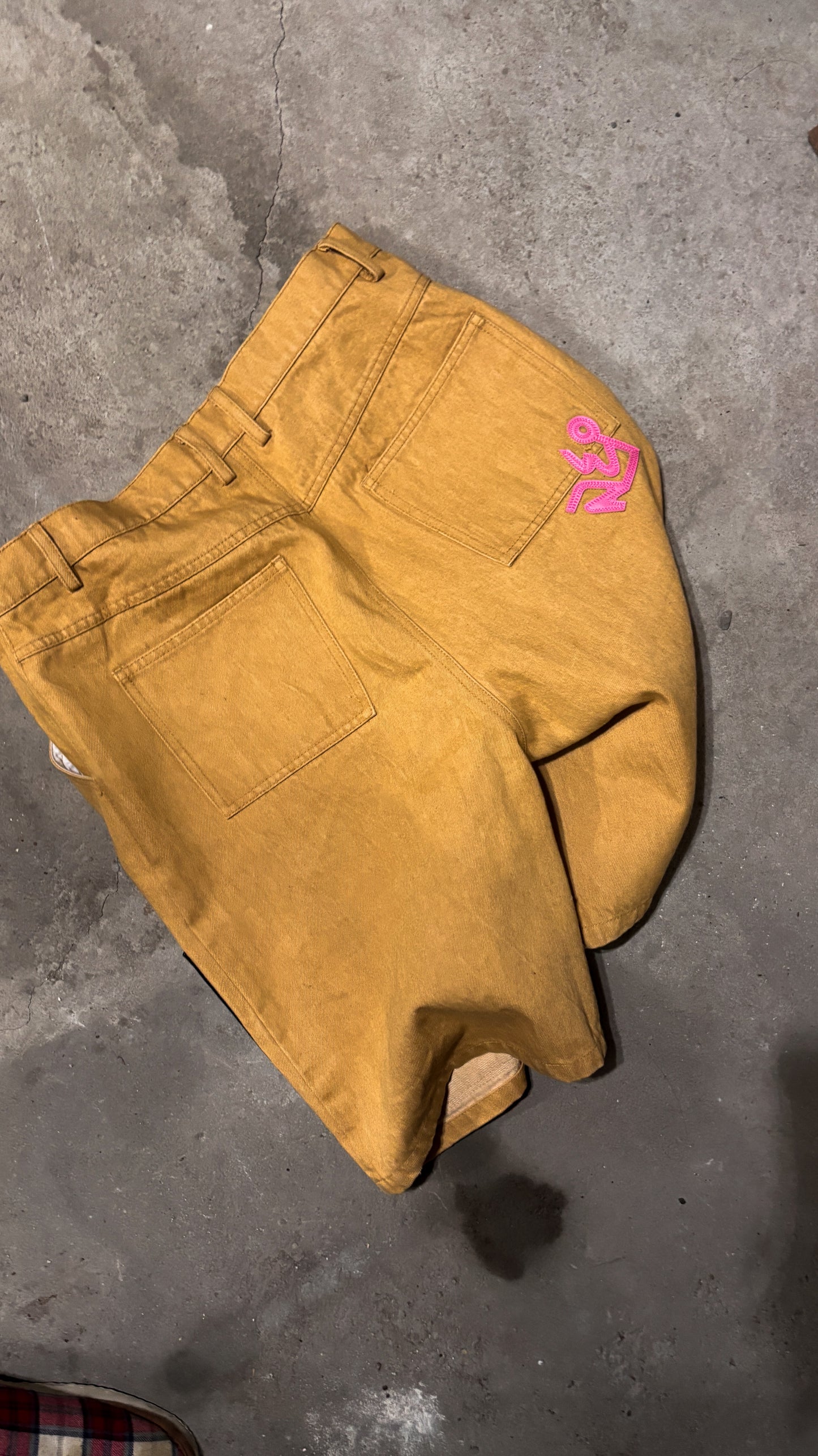 Kaki x Leather “RIGHTBERRY“ Denim shorts